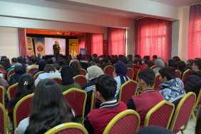 Eğitim Bir Sen Lise Öğrencilerine Kitap Okumanının Önemini Anlattı