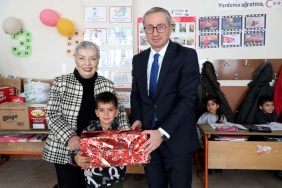 Ağrı’da “IC Mutluluk Harekatı” İle Çocukların Oyuncak Hayalleri Gerçek Oldu