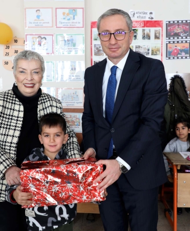 Ağrı’da “IC Mutluluk Harekatı” İle Çocukların Oyuncak Hayalleri Gerçek Oldu