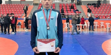 Ağrılı sporcu hamza yerlikaya türkiye Üçüncüsü oldu