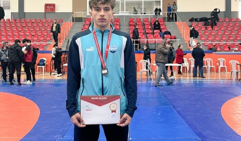 Ağrılı sporcu hamza yerlikaya türkiye Üçüncüsü oldu