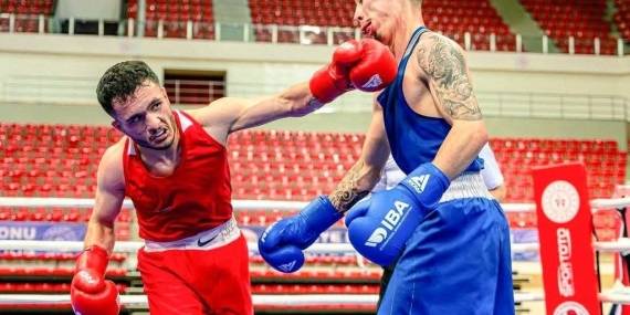 Boksör Sezginin Yumruğu Üçüncü Oldu