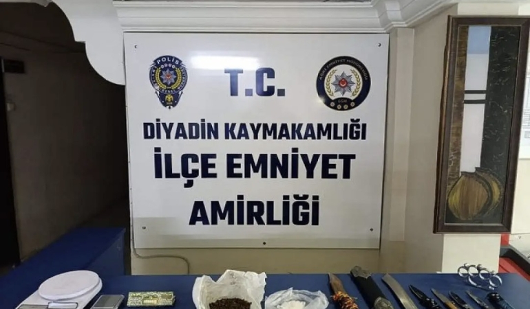 Screenshot_20250211_214402_Samsung Internet~2