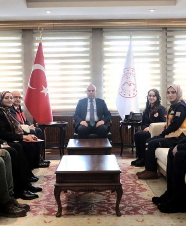 Screenshot_20250211_223334_Samsung Internet~2