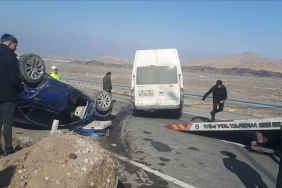 Ağrı Iğdır Karayolunda 2 Araç Kazaya Karıştı 3 Yaralı