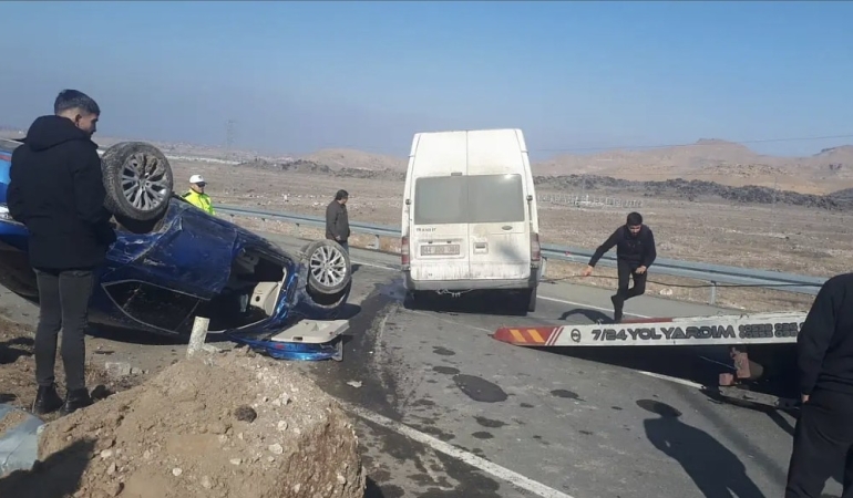 Ağrı iğdır karayolunda 2 araç kazaya karıştı 3 yaralı