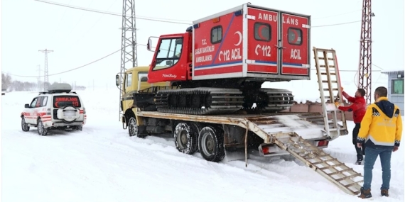 Sağlık ve Özel İdare Ekipleri Kardan Yolu Kapanan Köylerdeki Hastalar İçin Seferber Oldular