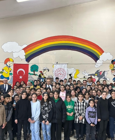 Vali mustafa koç ozanlar yİbo'da Öğrencilerle İftar yaptı