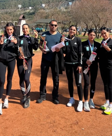 AİÇÜ kadın kros takımı türkiye Şampiyonu oldu