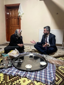 Başkan Yıldız İftar'da Halime Teyze'nim Misafiri Oldu