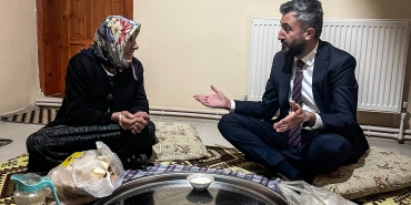 Başkan yıldız İftar'da halime teyze'nim misafiri oldu