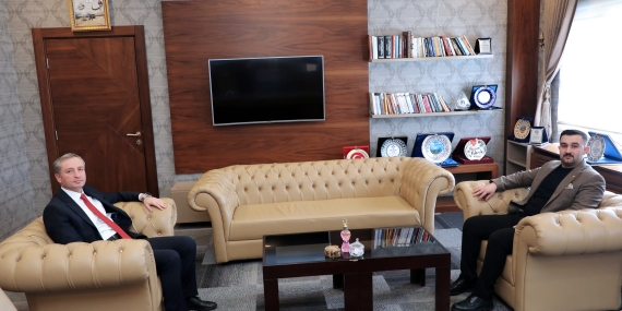 Ağrı Ticaret Borsası Başkanı Yıldırım, Milli Eğitim Müdürü Kökrek’i Ziyaret Etti 