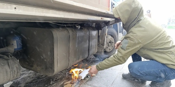 Park Halindeki Kamyonetin Yakıt Deposu Dondu