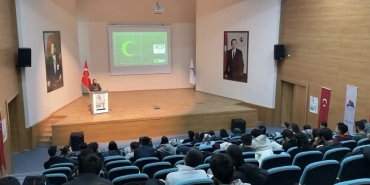 AİÇÜde yeşilay ay bağımlılıkla mücadele konferansı düzenledi