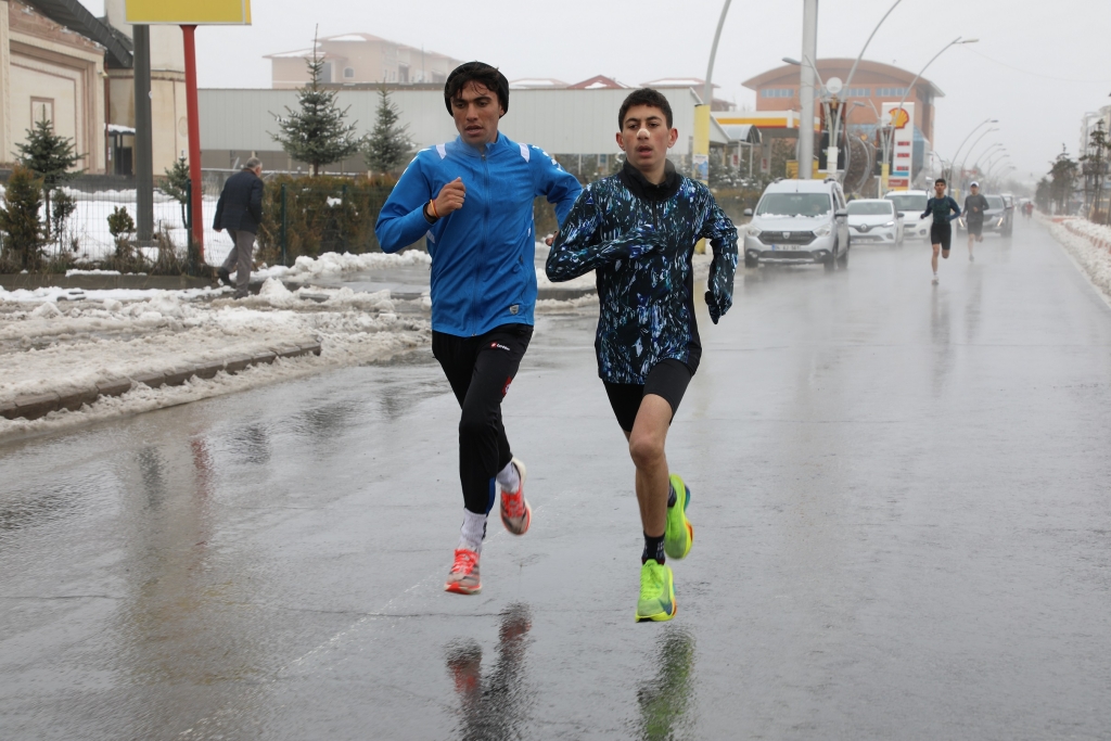 Ağrı’da kurtuluş koşusu yapıldı