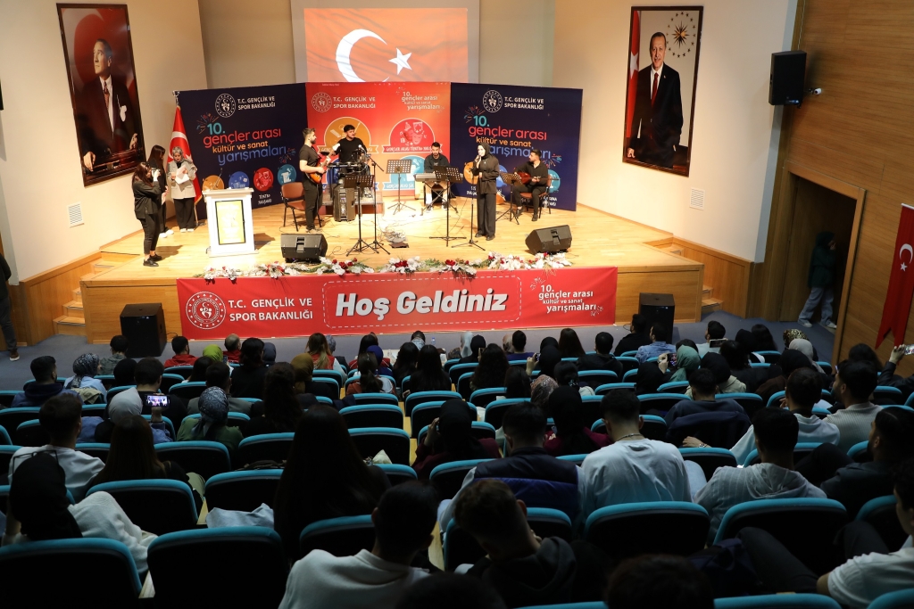 Gençler arası ses yarışması İl finali yapıldı