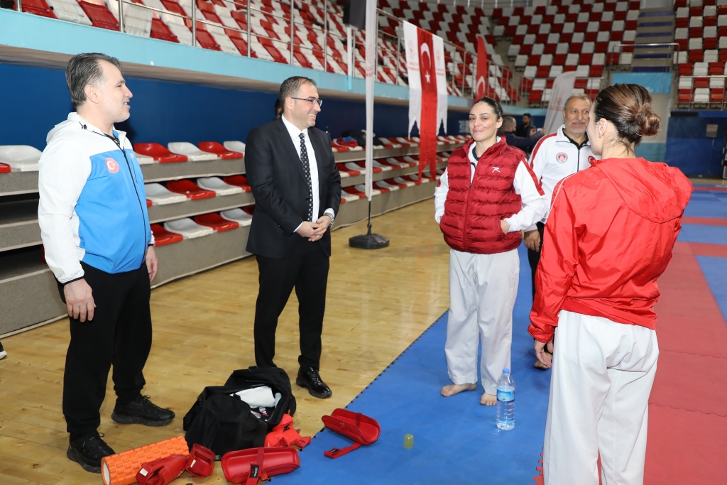 Karate milli takım ağrı’da kampa girdi