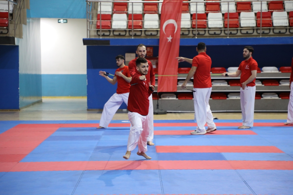 Karate milli takım ağrı’da kampa girdi