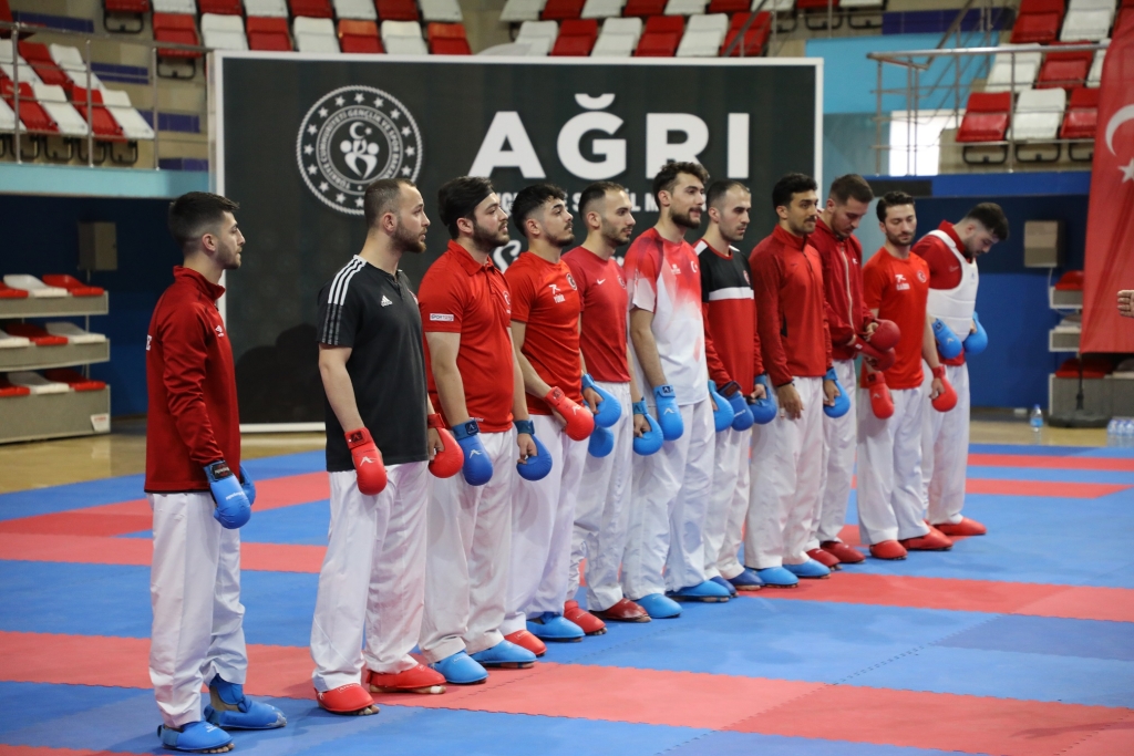 Karate milli takım ağrı’da kampa girdi