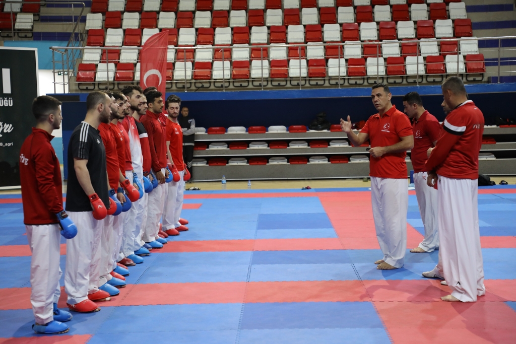 Karate milli takım ağrı’da kampa girdi