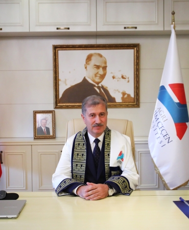 AİÇÜ Rektörlüğüne Atanan Prof. Dr. İlhami Gülçin Göreve Başladı