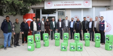 Ağrı'da organik tarımı destekleyen hümik asit dağıtımı yapıldı