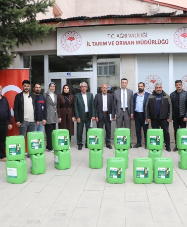 Ağrı'da organik tarımı destekleyen hümik asit dağıtımı yapıldı