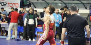 Ağrılı güreşçi hamza yerlikaya türkiye Şampiyonu oldu