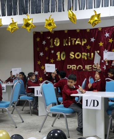 Minik Öğrencilerin Kitap Sevgisi Bilgi Yarışmasına Taşındı