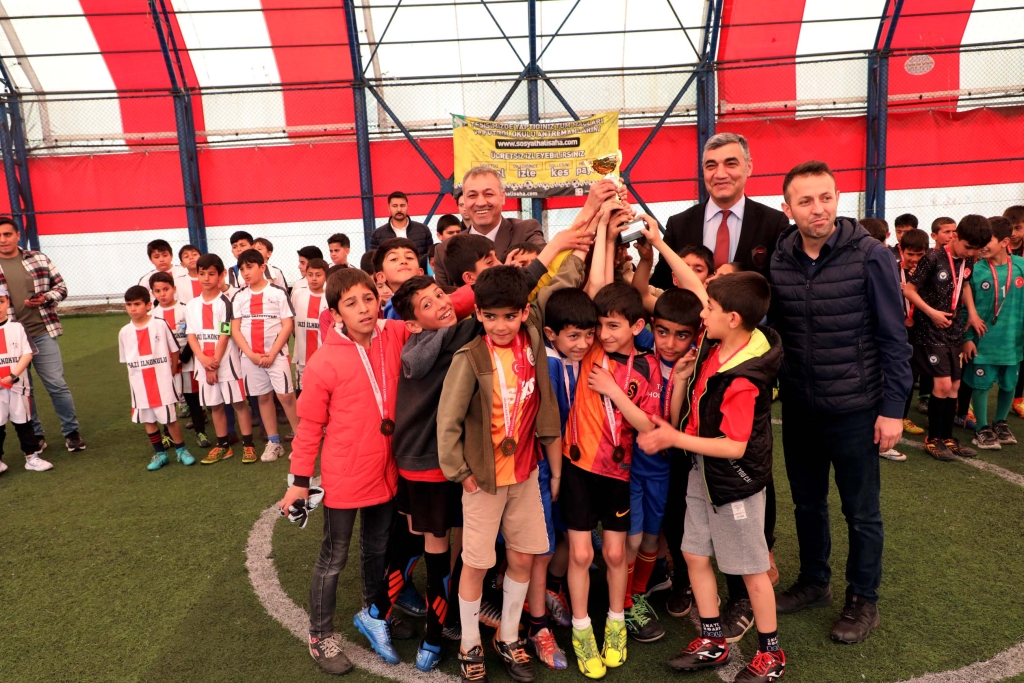 Ağrı’da 1022 Öğrenci sahada 23 nisan İçin mücadele etti