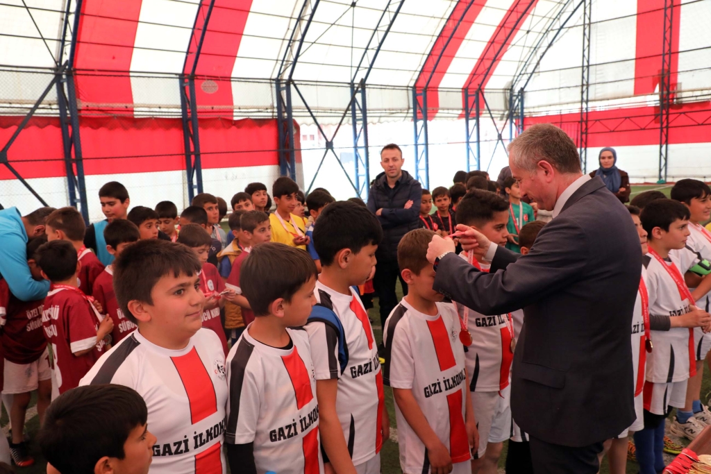 Ağrı’da 1022 Öğrenci sahada 23 nisan İçin mücadele etti