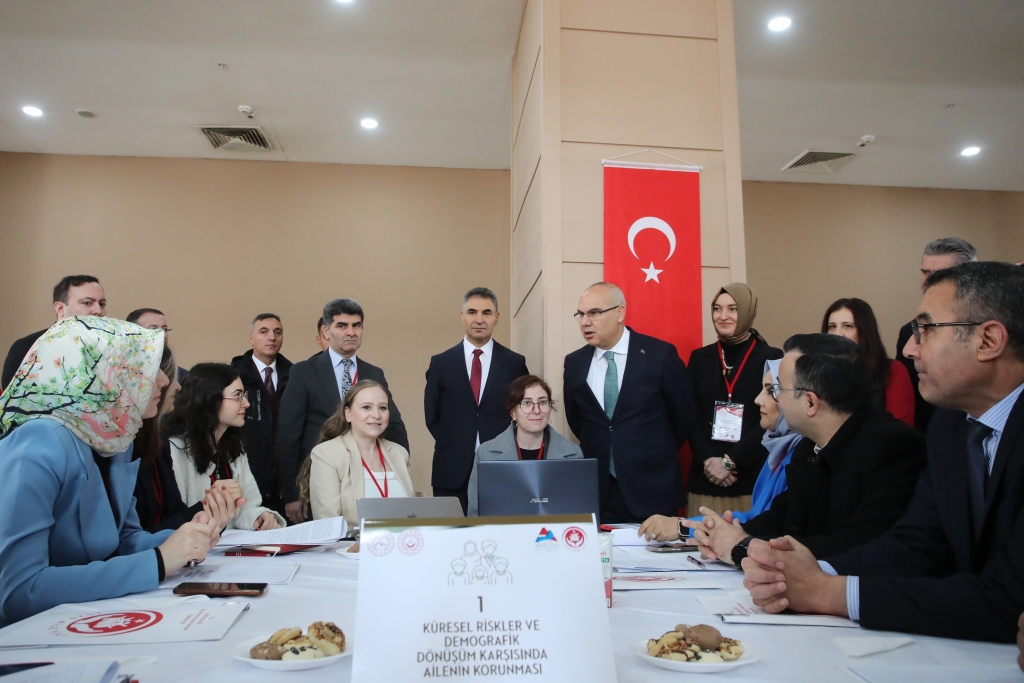 AİÇÜ ev sahipliğinde