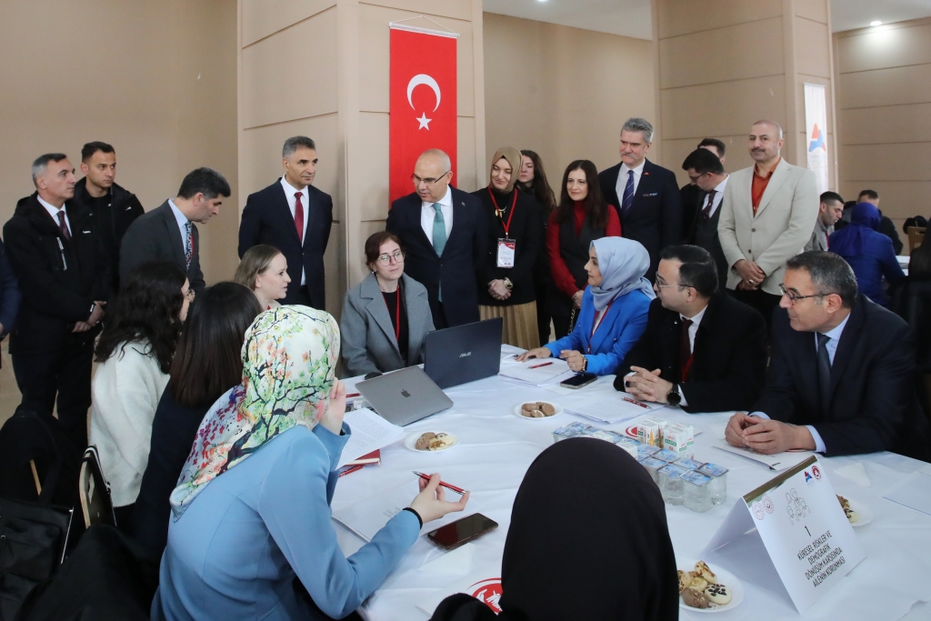 AİÇÜ ev sahipliğinde