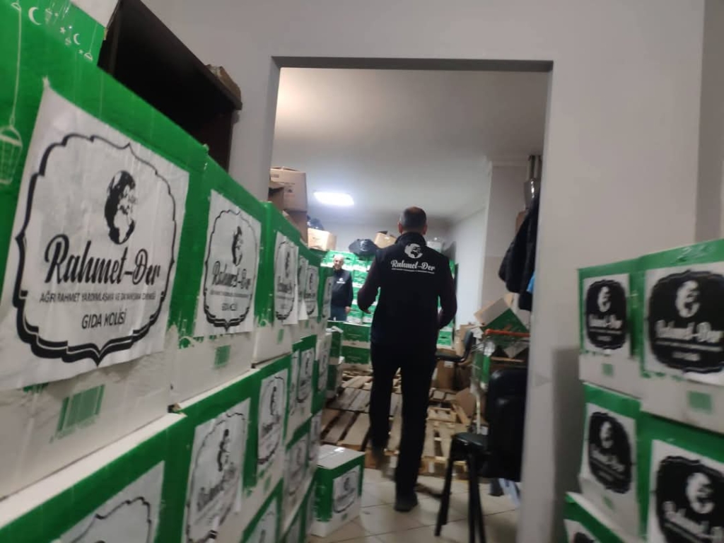 Ağrı rahmet-der, 3500 aileye ramazan sevinci yaşattı