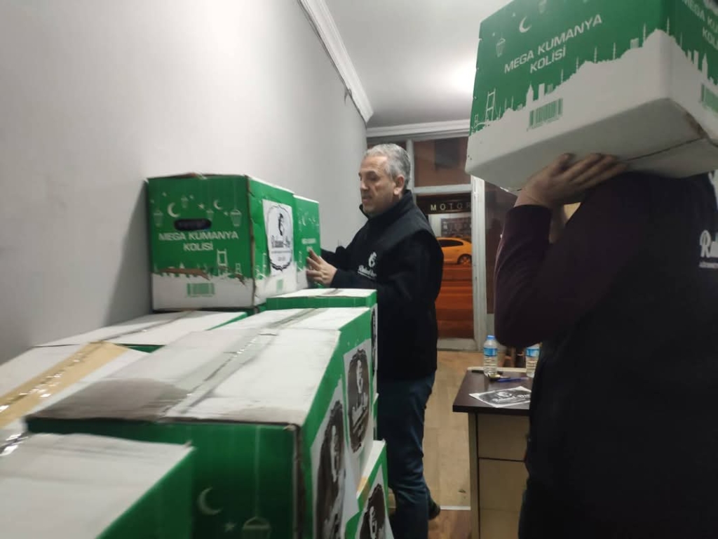Ağrı rahmet-der, 3500 aileye ramazan sevinci yaşattı