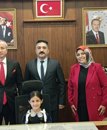 İlknur yıldız milli eğitim müdürlüğü koltuğuna oturdu