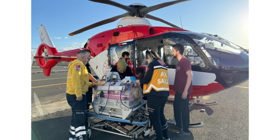 ROP Hastalığı Tanısı Konulan Adar Bebek Ambulans Helikopterle Van’a Sevk Edildi
