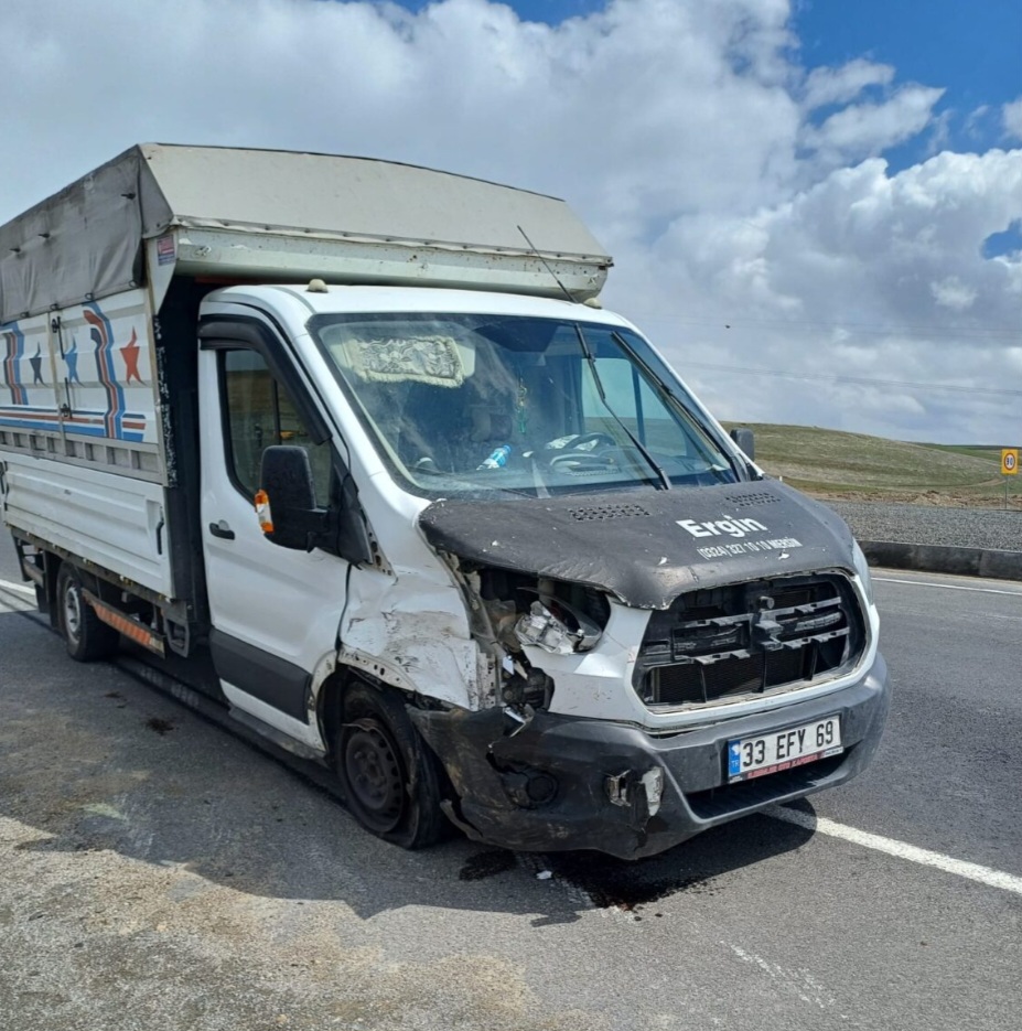 Ağrı-hamur yolunda trafik kazası: 3 kişi yaralandı
