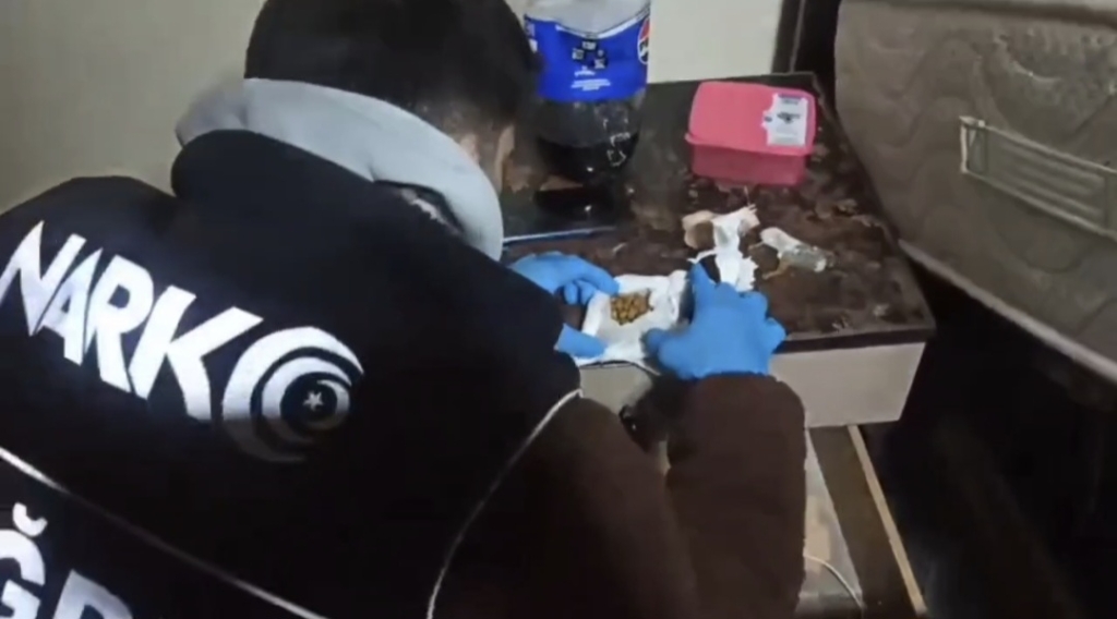 3 İlçede uyuşturucu operasyonu