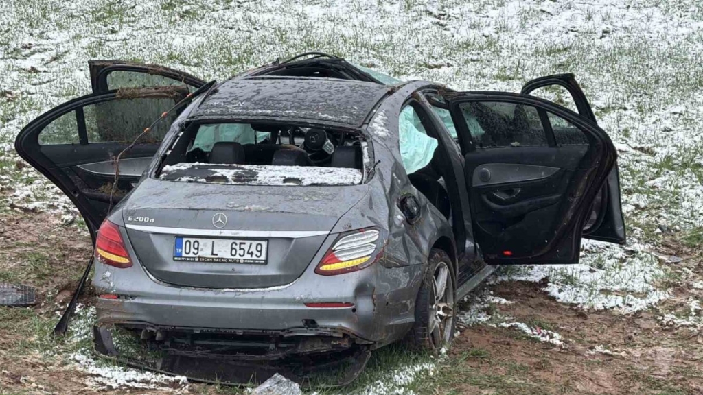 Nişan merasimine gelen aile kaza yaptı: 2’si ağır 3 yaralı