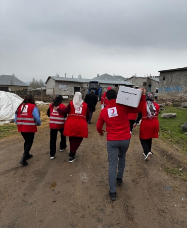 Patnos türk kızılay’dan gönüllere dokunan yardım eli