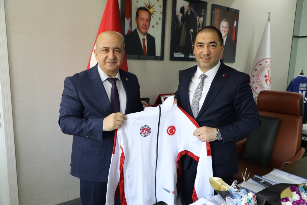 Karate milli takımından Çelebi’yi teşekkür ziyareti