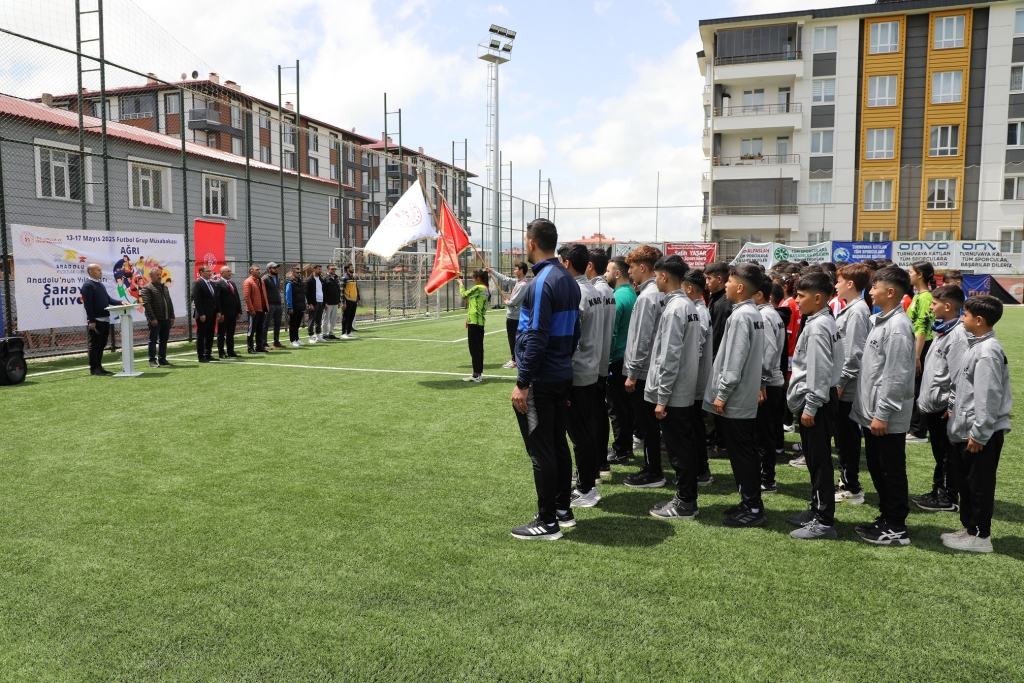 Ağrı’da analİg futbol grup müsabakaları başladı