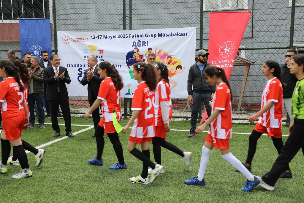 Ağrı’da analİg futbol grup müsabakaları başladı