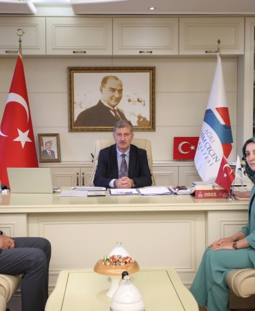 AİÇÜ kadın akademisyene anlamlı görev