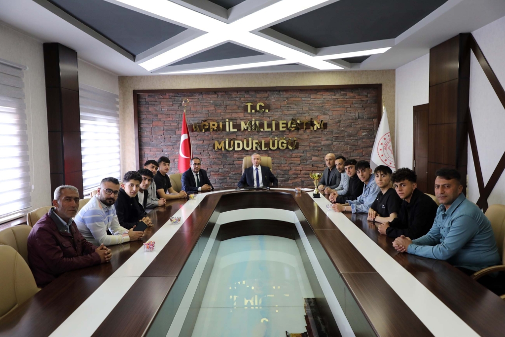 Ağrı milli eğitim müdürü kökrek, türkiye Şampiyonu Öğrencileri ağırladı