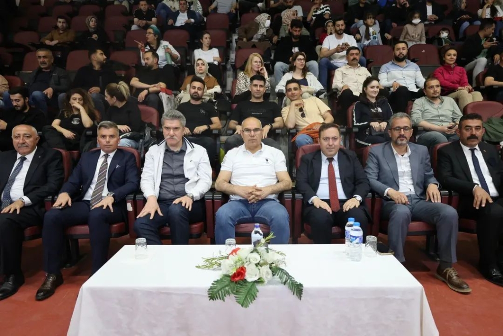 Ağrı’da düzenlenen kurumlar arası voleybol turnuvasında Şampiyon belli oldu