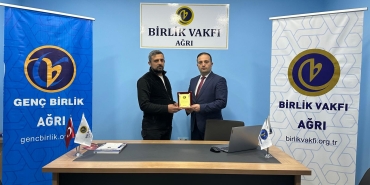Birlik vakfı ağrı Şubesinde bayrak değişimi