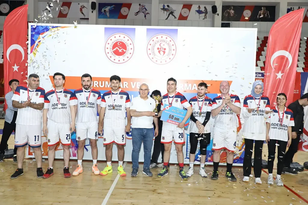 Ağrı’da düzenlenen kurumlar arası voleybol turnuvasında Şampiyon belli oldu