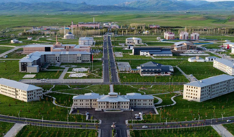 Ağrı İbrahim Çeçen Üniversitesi eczacılık gününü kutladı
